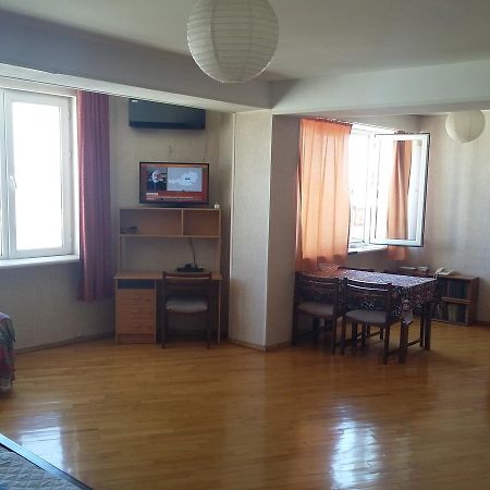 Good Apartment Tbilisi Bagian luar foto