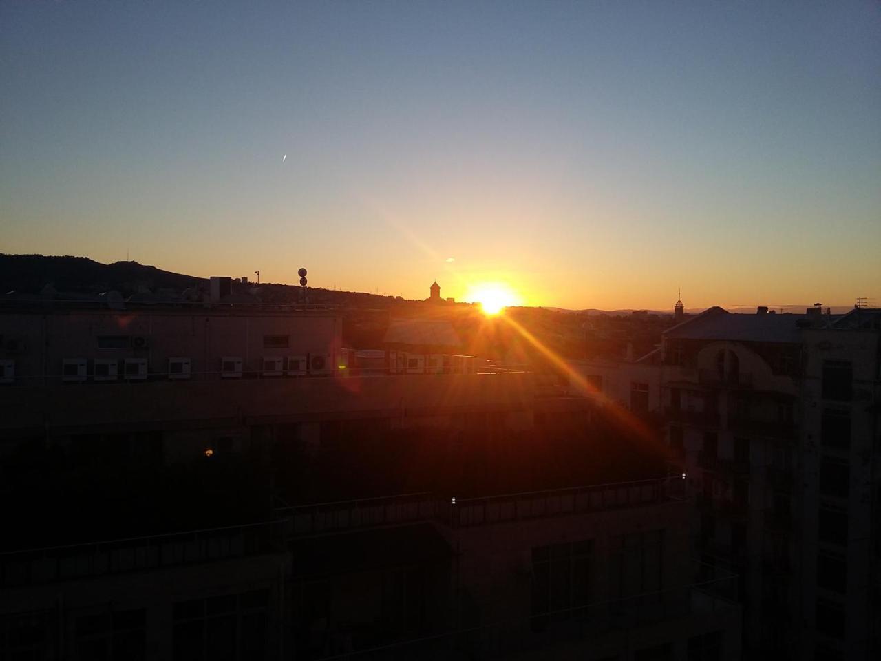 Good Apartment Tbilisi Bagian luar foto